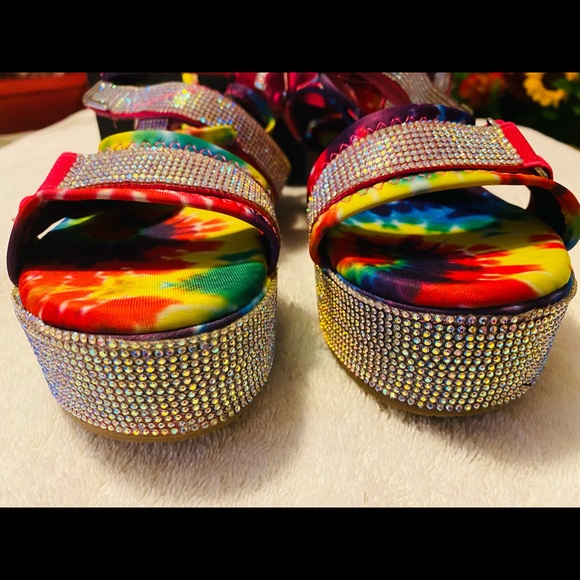 Brand New Super Stylish BLING Platform Sandals By AZALEA WANG / AKIRA - box 74 - Picture 4 of 7